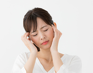 빈혈, 갑상선 질환 등의 전신 질환 또는 약물